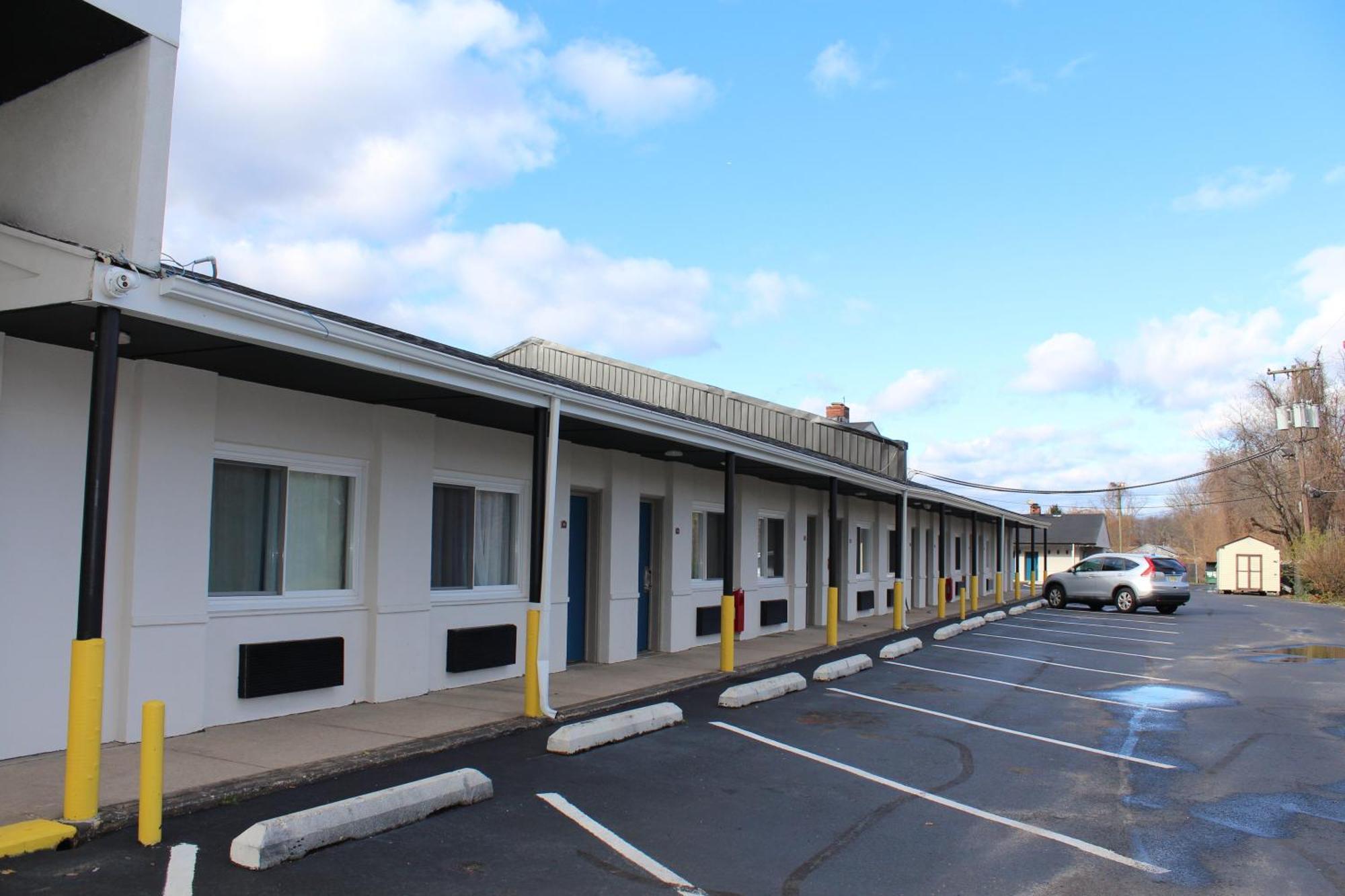 Days Inn By Wyndham Wrightstown Mcguire Afb Bordentown Bagian luar foto