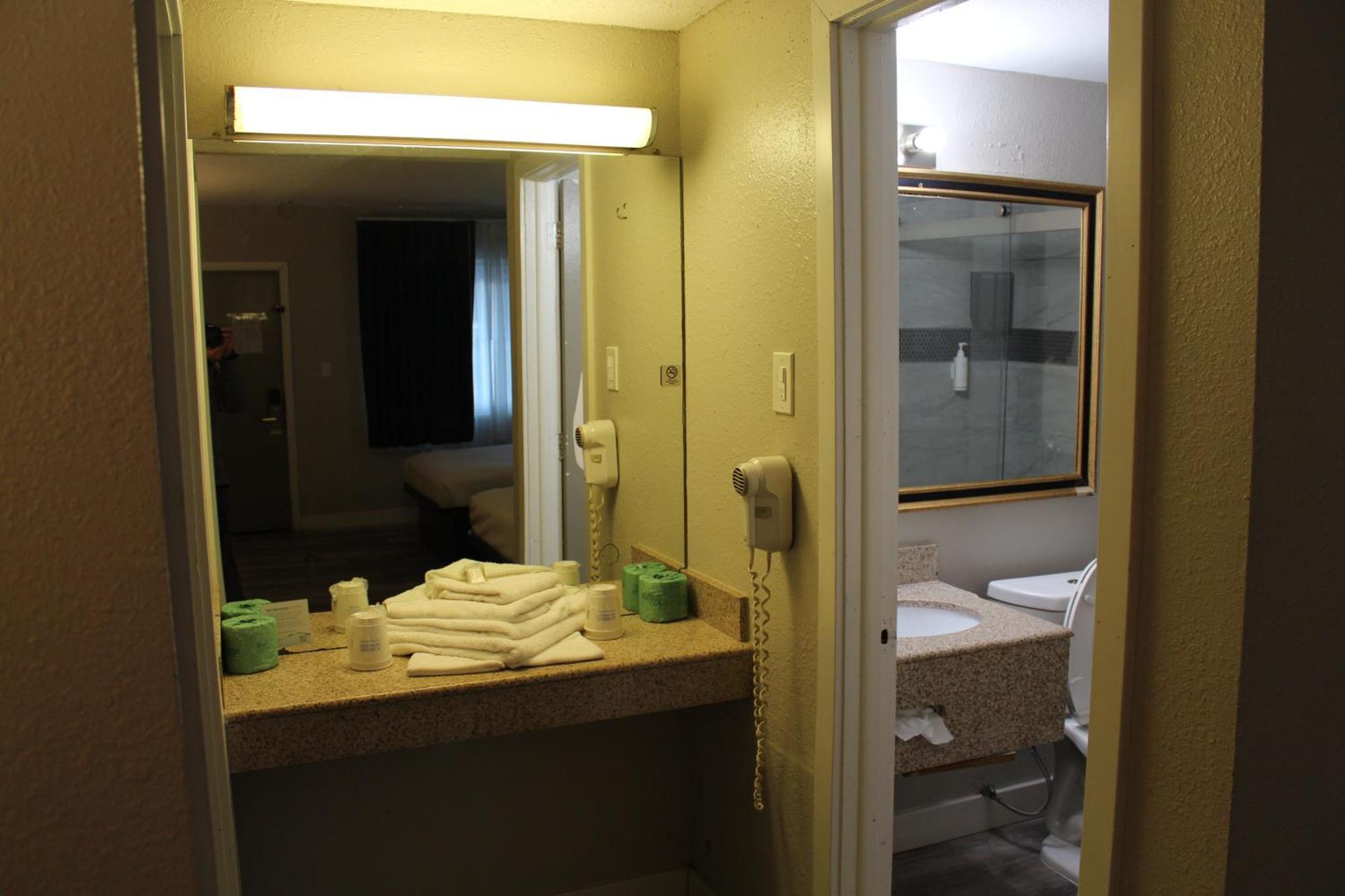 Days Inn By Wyndham Wrightstown Mcguire Afb Bordentown Bagian luar foto