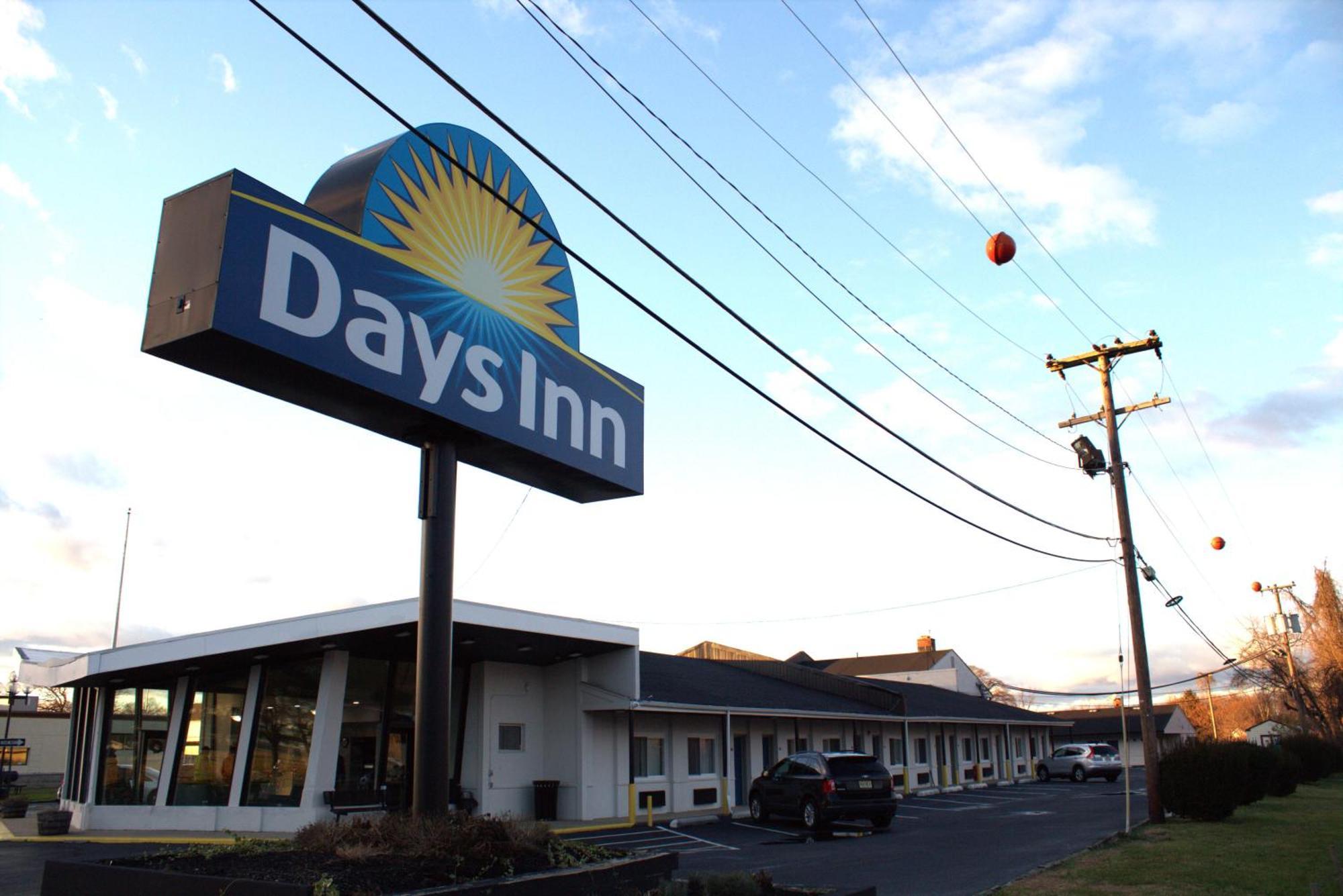 Days Inn By Wyndham Wrightstown Mcguire Afb Bordentown Bagian luar foto