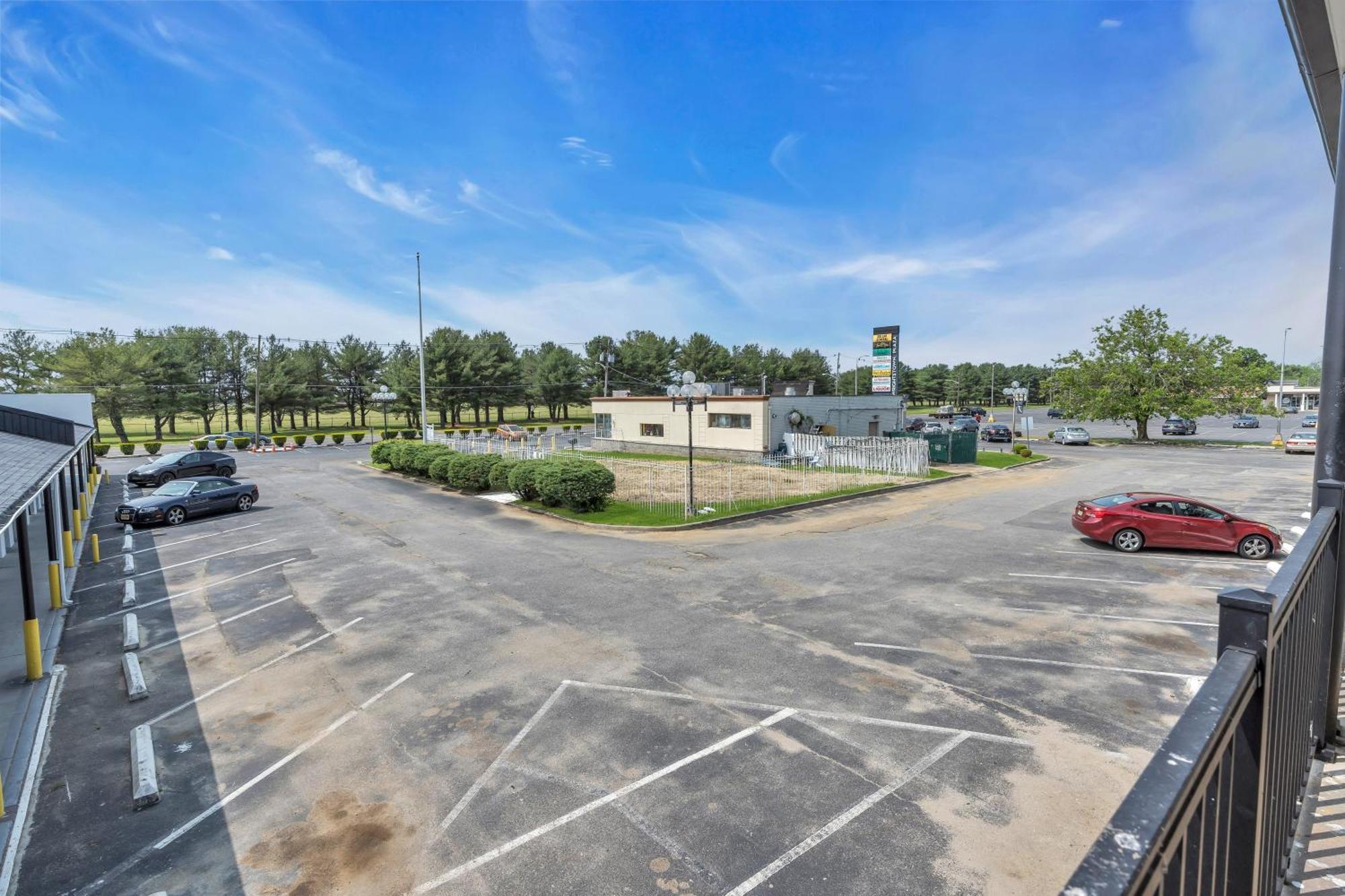 Days Inn By Wyndham Wrightstown Mcguire Afb Bordentown Bagian luar foto